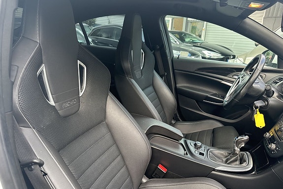 Opel Insignia 15 of 30
