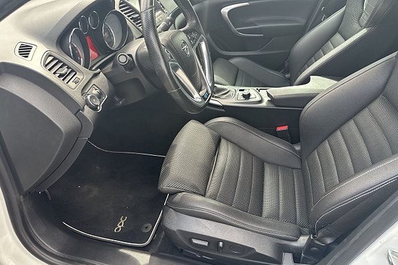 Opel Insignia 21 of 30