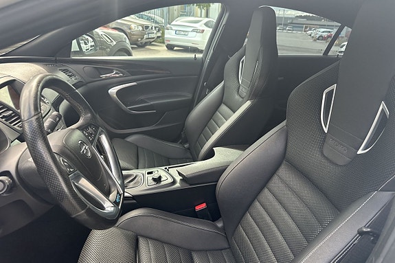 Opel Insignia 22 of 30