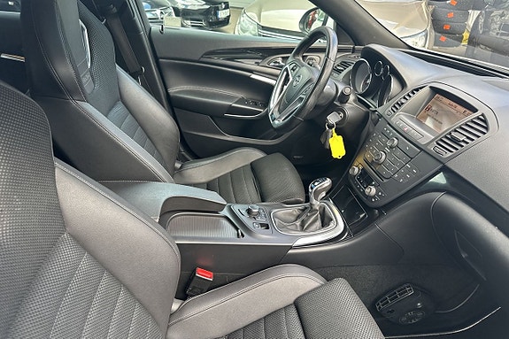 Opel Insignia 16 of 30