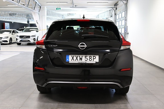 Nissan Leaf 5 of 23