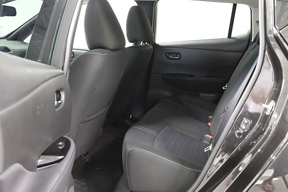 Nissan Leaf 11 of 23