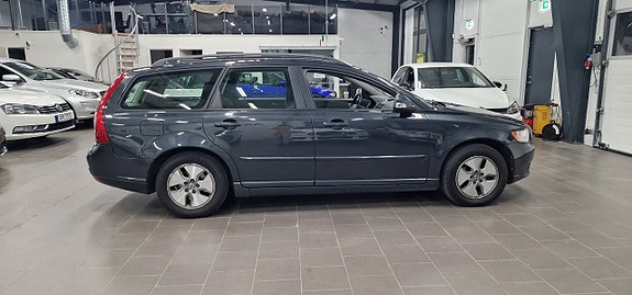 Volvo V50 4 of 20
