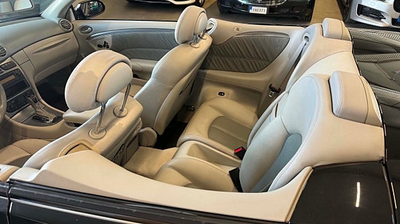 Mercedes-Benz CLK500 26 of 30