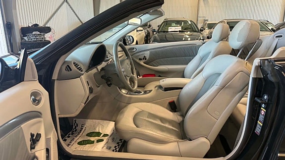 Mercedes-Benz CLK500 28 of 30