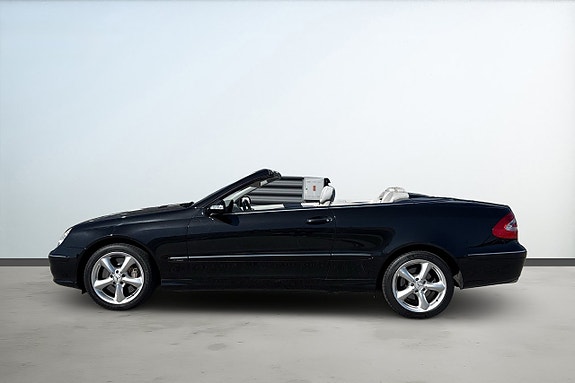 Mercedes-Benz CLK500 2 of 30