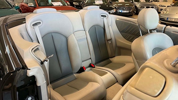 Mercedes-Benz CLK500 25 of 30