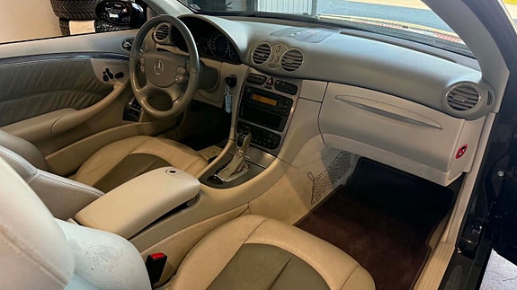 Mercedes-Benz CLK500 23 of 30
