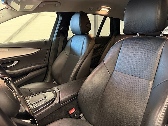 Mercedes-Benz E220 16 of 29