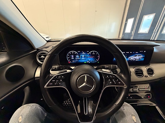 Mercedes-Benz E220 25 of 29