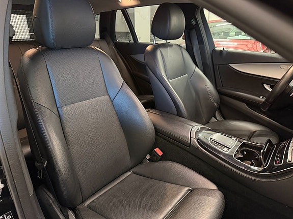 Mercedes-Benz E220 11 of 29
