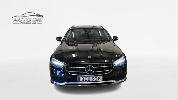 Mercedes-Benz E220 2 of 29