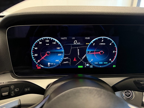 Mercedes-Benz E220 23 of 29