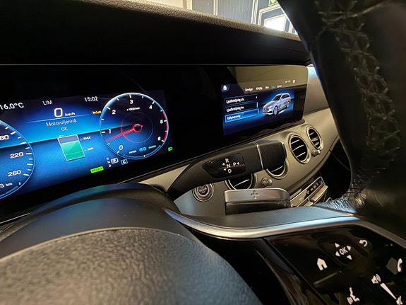 Mercedes-Benz E220 27 of 29