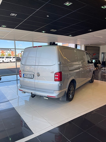 Volkswagen Transporter 3 of 13