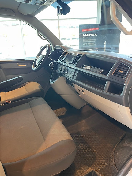 Volkswagen Transporter 10 of 13