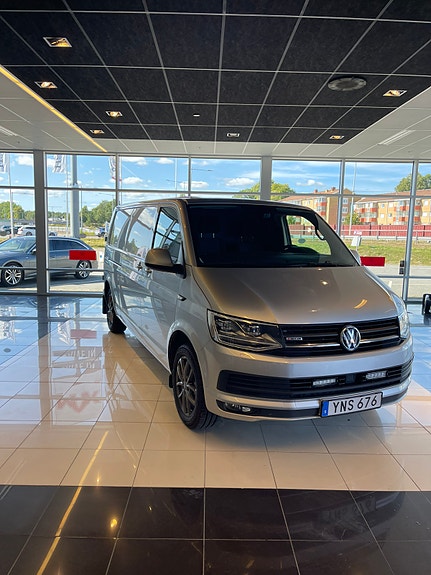 Volkswagen Transporter 4 of 13