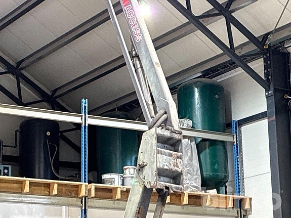 Bomlift med vridbar korg Manitou  D80ER 4 of 6
