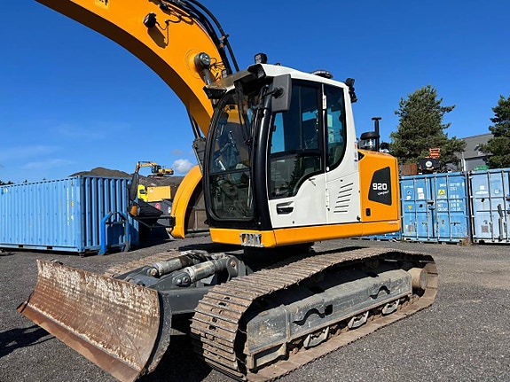 Liebherr R920 Compact 2250 timmar Makin 3D 3 of 12