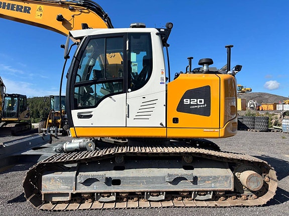 Liebherr R920 Compact 2250 timmar Makin 3D 4 of 12