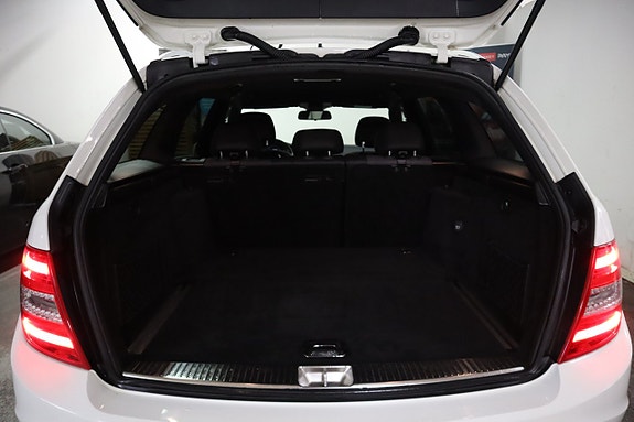 Mercedes-Benz C220 22 of 27
