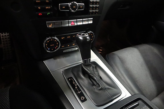Mercedes-Benz C220 15 of 27