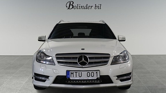 Mercedes-Benz C220 2 of 27