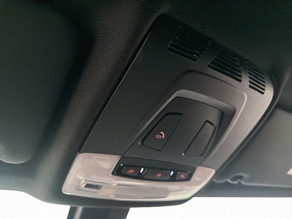 BMW 320i 23 of 30