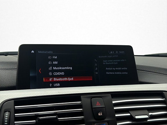BMW 320i 20 of 30