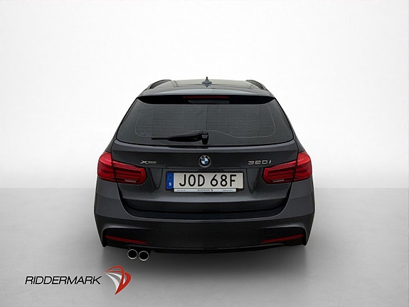 BMW 320i 6 of 30