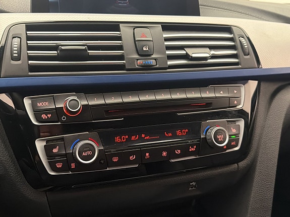 BMW 320i 21 of 30