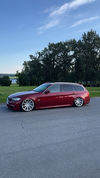 BMW 330d 3 of 13