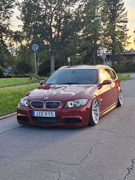 BMW 330d 4 of 13