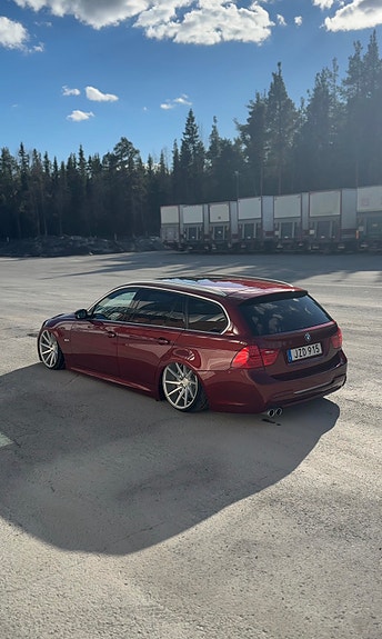 BMW 330d 6 of 13