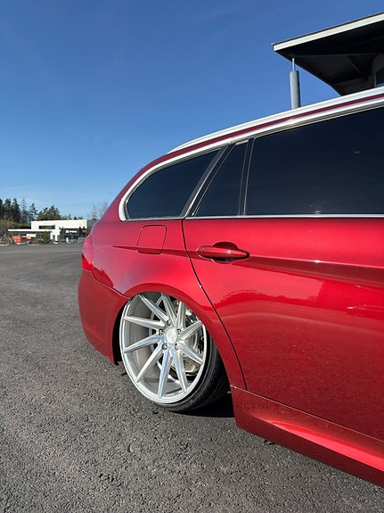 BMW 330d 12 of 13