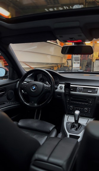 BMW 330d 9 of 13