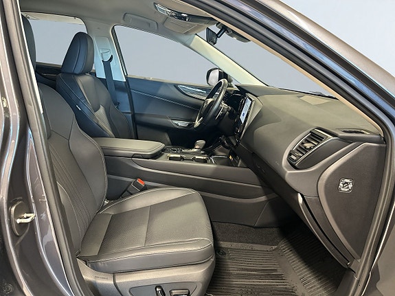 Lexus NX450h+ 10 of 19