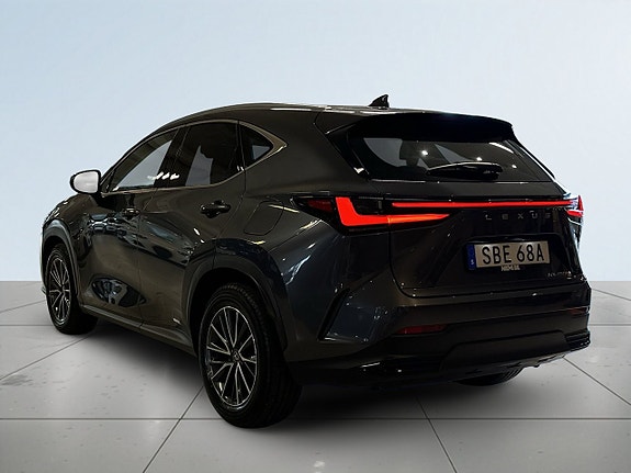 Lexus NX450h+ 5 of 19