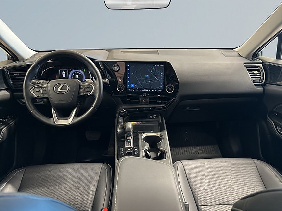 Lexus NX450h+ 8 of 19