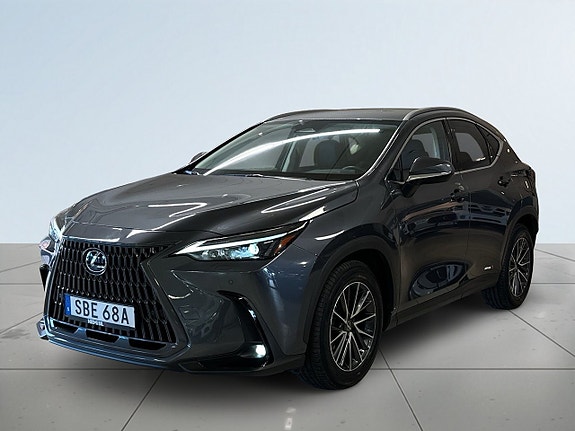 Lexus NX450h+ 16 of 19