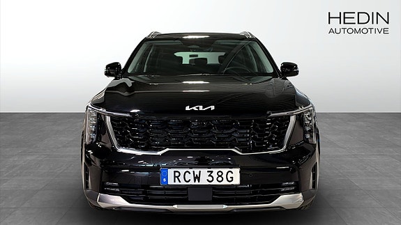 Kia Sorento 2 of 12
