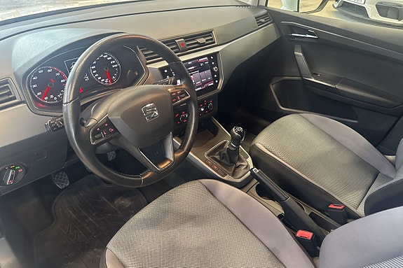 Seat Arona 12 of 22
