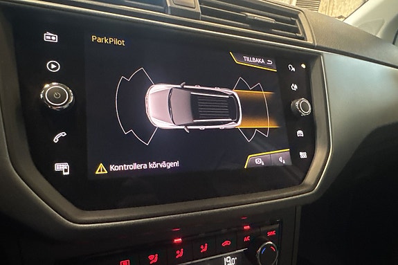 Seat Arona 15 of 22