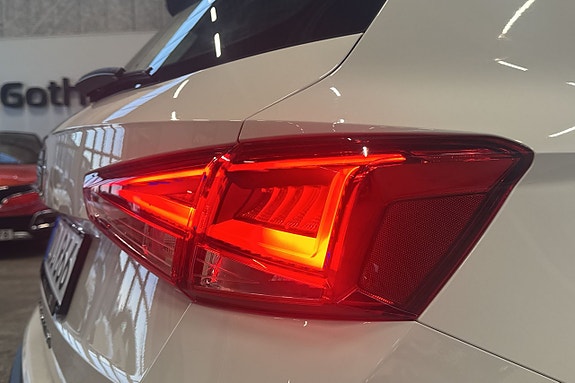 Seat Arona 21 of 22