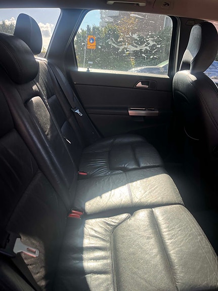 Volvo V50 3 of 6