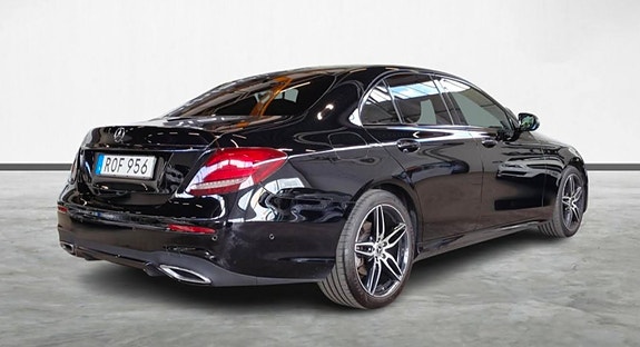Mercedes-Benz E220 d 2 of 7