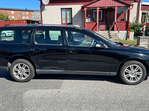 Volvo V70 4 of 8