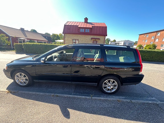 Volvo V70 3 of 8