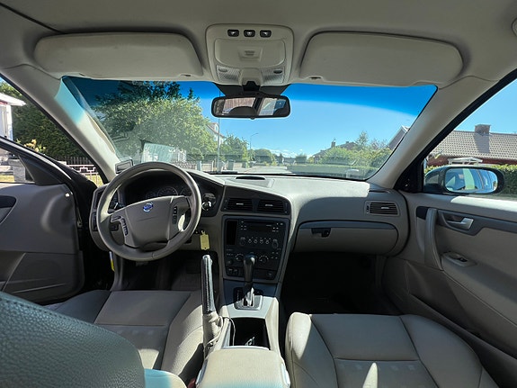 Volvo V70 5 of 8