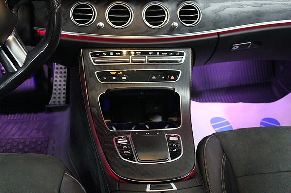 Mercedes-Benz E300 19 of 27